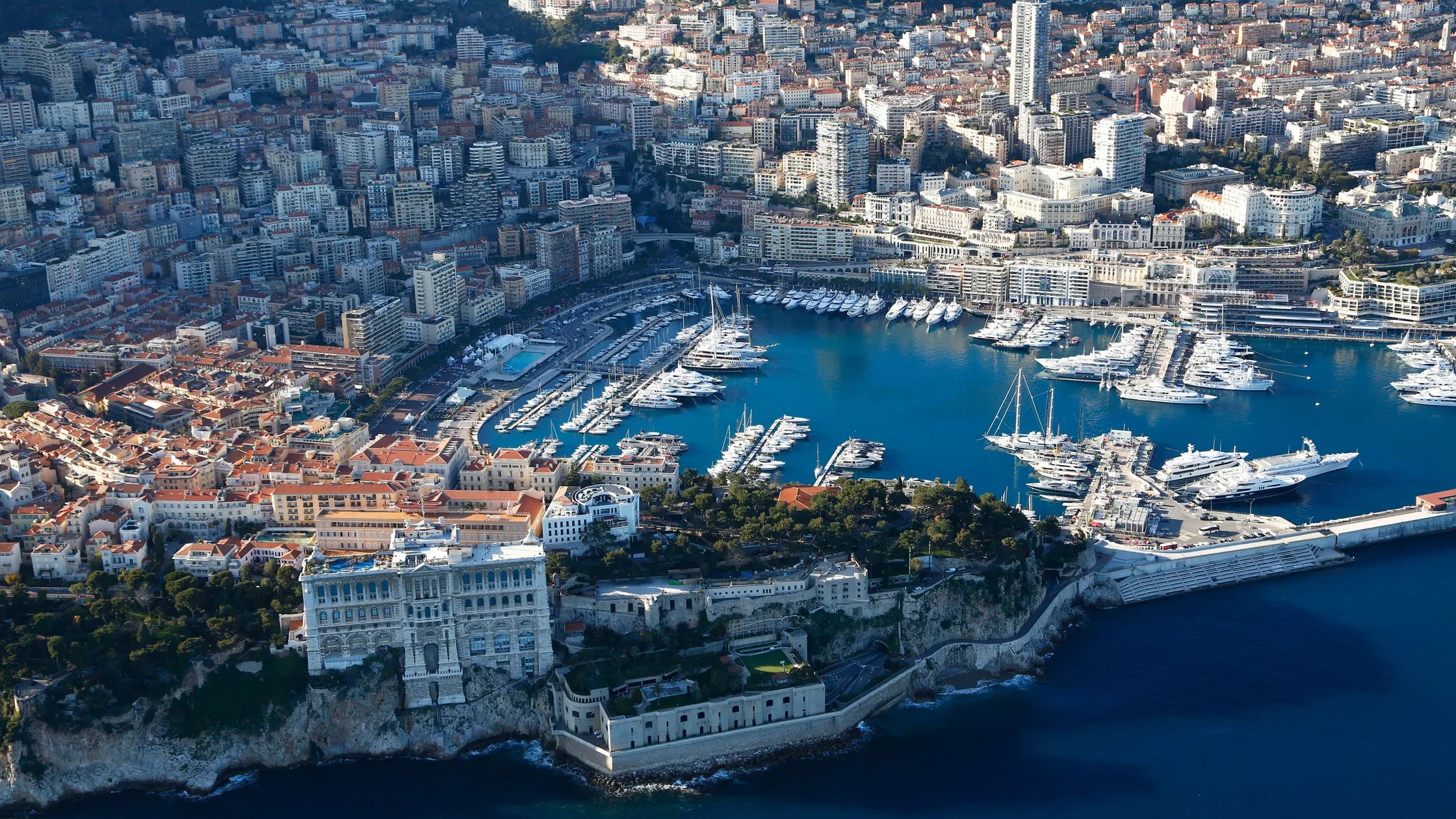 THE CARRIE® 24H GUIDE TO: MONACO